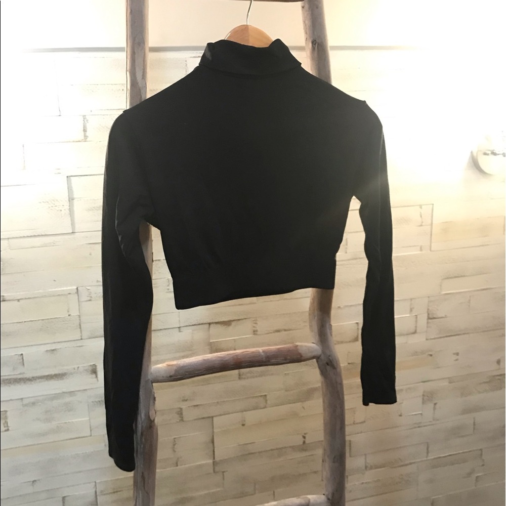 Cropped midriff turtleneck